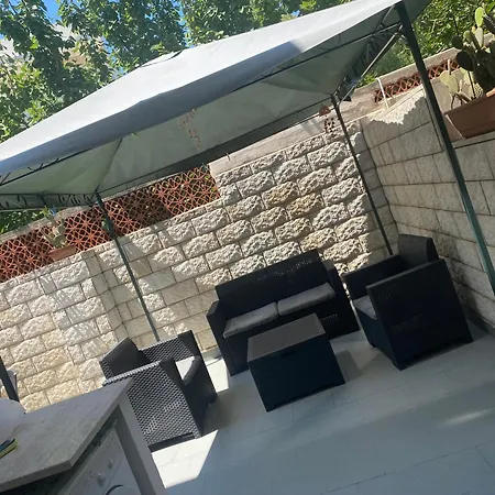 Holiday home Dei Garofani *